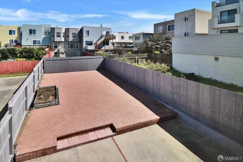 Exterior - 2376 46th Ave, San Francisco, CA 94116 photo 4 of 5