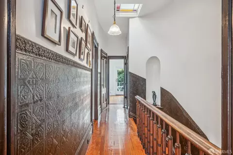 Entry Way - 908 Capp St, San Francisco, CA 94110 photo 3 of 5
