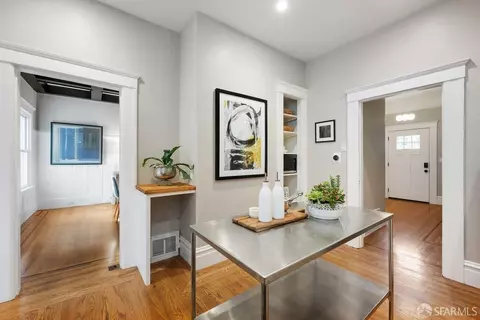 Entry Way - 254 12th Ave, San Francisco, CA 94118 photo 2 of 5