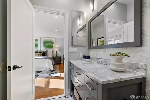 Bath - 254 12th Ave, San Francisco, CA 94118 photo 3 of 5