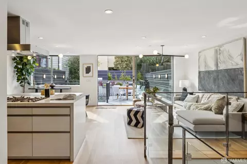 392 Eureka St, San Francisco, CA 94114