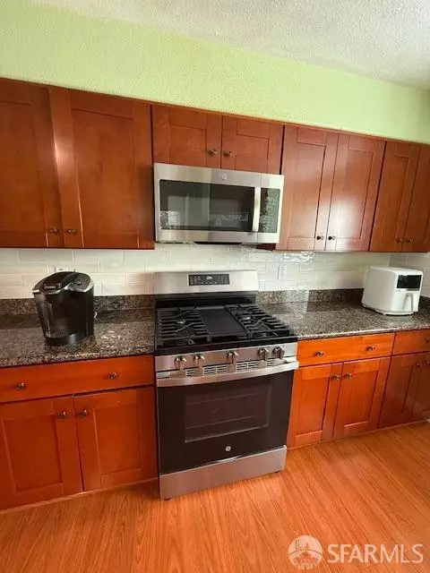 Kitchen - 712 Oneil Cmn, Hayward, CA 94544 photo 4 of 6