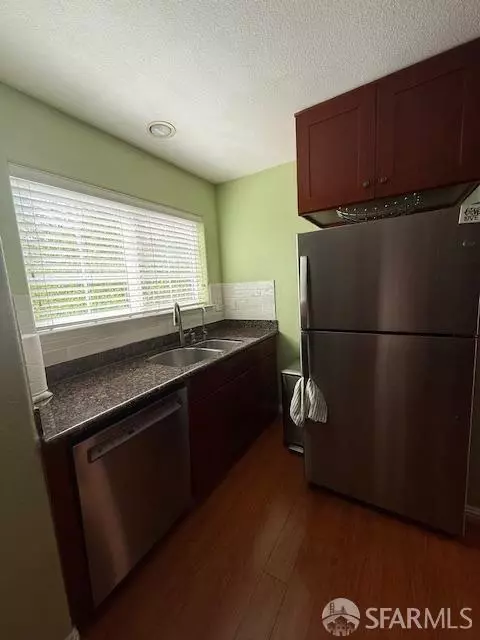 Kitchen - 712 Oneil Cmn, Hayward, CA 94544 photo 5 of 6