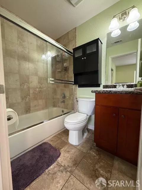 Bath - 712 Oneil Cmn, Hayward, CA 94544 photo 2 of 3