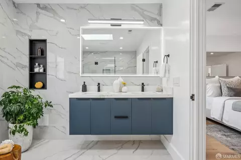 Bath - 2422 34th Ave, San Francisco, CA 94116 photo 2 of 12