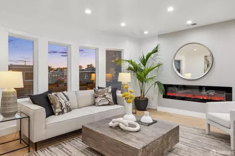 Living - 2422 34th Ave, San Francisco, CA 94116 photo 3 of 10