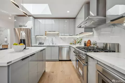 Kitchen - 2422 34th Ave, San Francisco, CA 94116 photo 9 of 14