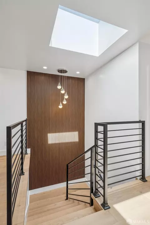 Entry Way - 2422 34th Ave, San Francisco, CA 94116 photo 4 of 8