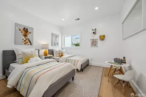 Bedroom - 2422 34th Ave, San Francisco, CA 94116 photo 5 of 10