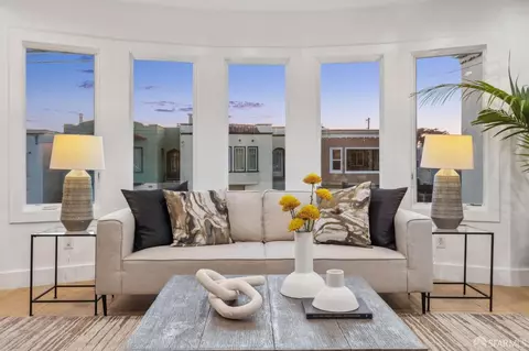 Living - 2422 34th Ave, San Francisco, CA 94116 photo 2 of 10