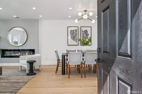 Entry Way - 2422 34th Ave, San Francisco, CA 94116 photo 2 of 8