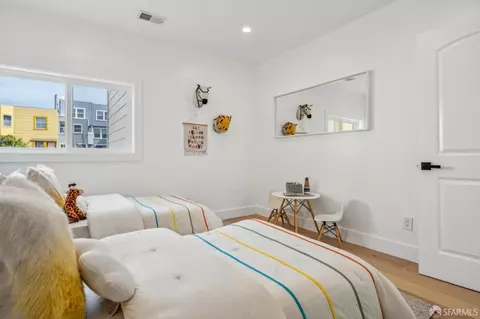 Bedroom - 2422 34th Ave, San Francisco, CA 94116 photo 6 of 10