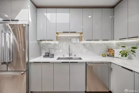 Kitchen - 2422 34th Ave, San Francisco, CA 94116 photo 10 of 14