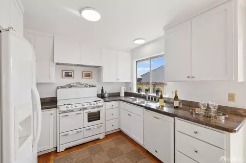 210 Filbert St, Half Moon Bay, CA 94019 photo 12