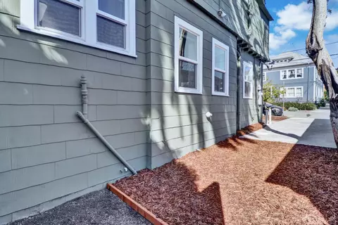 Exterior - 2914 Newbury St, Berkeley, CA 94703 photo 6 of 10