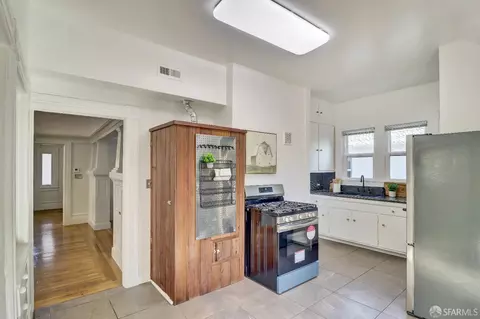 Kitchen - 2914 Newbury St, Berkeley, CA 94703 photo 2 of 4