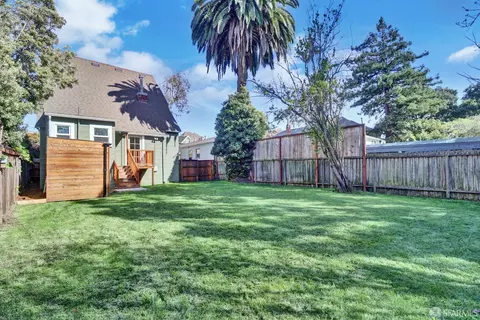 Exterior - 2914 Newbury St, Berkeley, CA 94703 photo 4 of 10