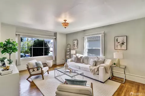 Living - 2914 Newbury St, Berkeley, CA 94703 photo 4 of 5