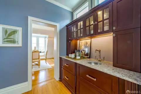 Entry Way - 1929 Jackson St, San Francisco, CA 94109 photo 7 of 10