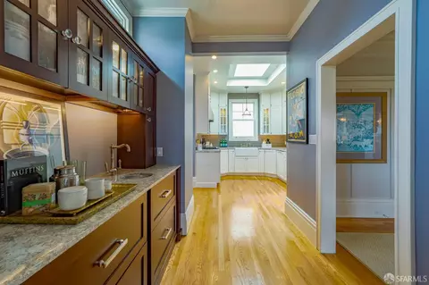 Entry Way - 1929 Jackson St, San Francisco, CA 94109 photo 6 of 10