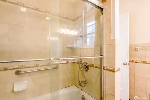 Bath - 17 Rey St, San Francisco, CA 94134 photo 3 of 10