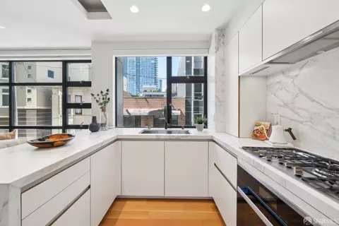 Kitchen - 15 Guy Pl, San Francisco, CA 94105 photo 3 of 7