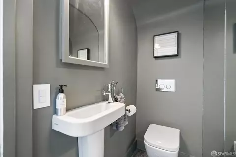 Bath - 71 Germania St, San Francisco, CA 94117 photo 1 of 3