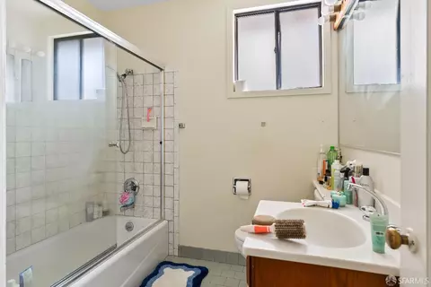 Bath - 1841 Cedar St, Berkeley, CA 94703 photo 4 of 9