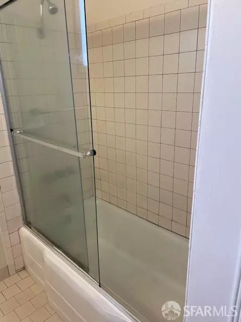 Bath - 1841 Cedar St, Berkeley, CA 94703 photo 6 of 9