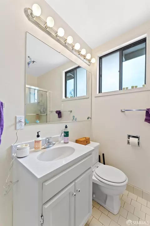 Bath - 1841 Cedar St, Berkeley, CA 94703 photo 2 of 9