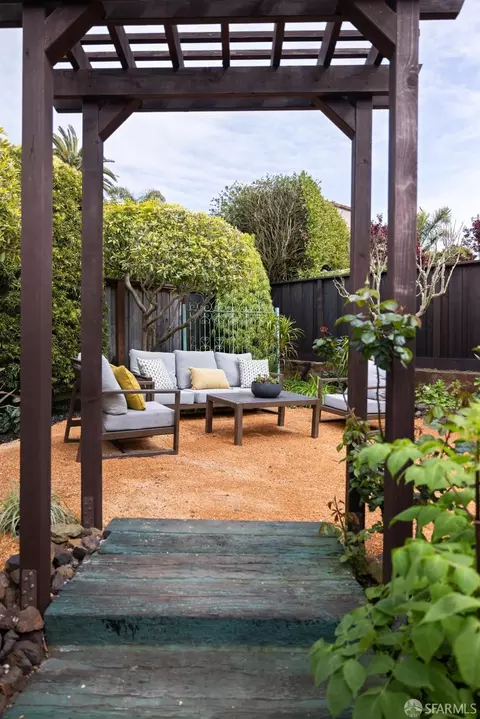 Exterior - 220 Upland Dr, San Francisco, CA 94127 photo 20 of 26