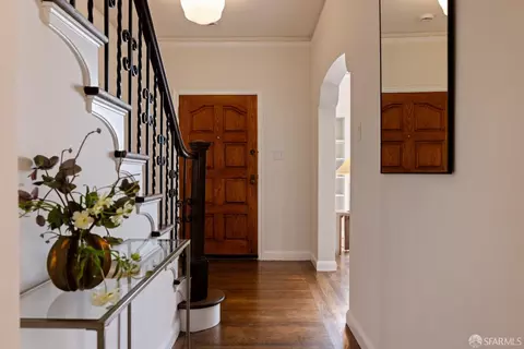 Entry Way - 220 Upland Dr, San Francisco, CA 94127 photo 3 of 8