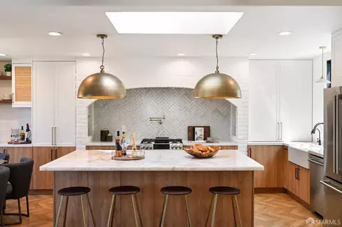 27 Arnold Ave, San Francisco, CA 94110 photo 4