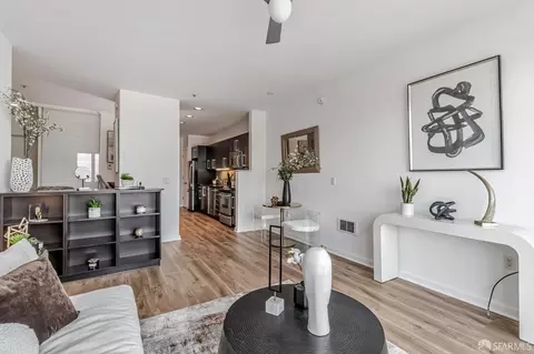 Living - 200 2nd St #408, Oakland, CA 94607 photo 3 of 4