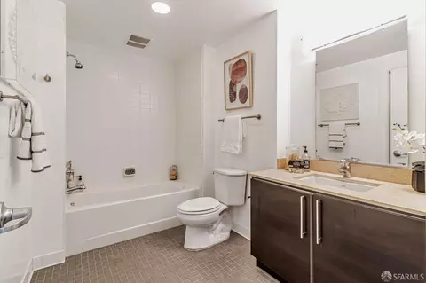 Bath - 200 2nd St #408, Oakland, CA 94607 photo 1 of 1