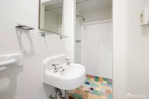 Bath - 444 33rd Ave, San Francisco, CA 94121 photo 3 of 5