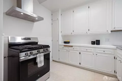 Kitchen - 444 33rd Ave, San Francisco, CA 94121 photo 2 of 4