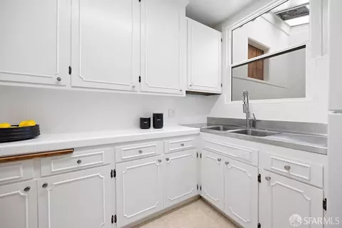 Kitchen - 444 33rd Ave, San Francisco, CA 94121 photo 1 of 4