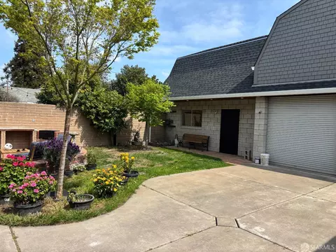 Exterior - 1512 Everett St, Alameda, CA 94501 photo 3 of 5
