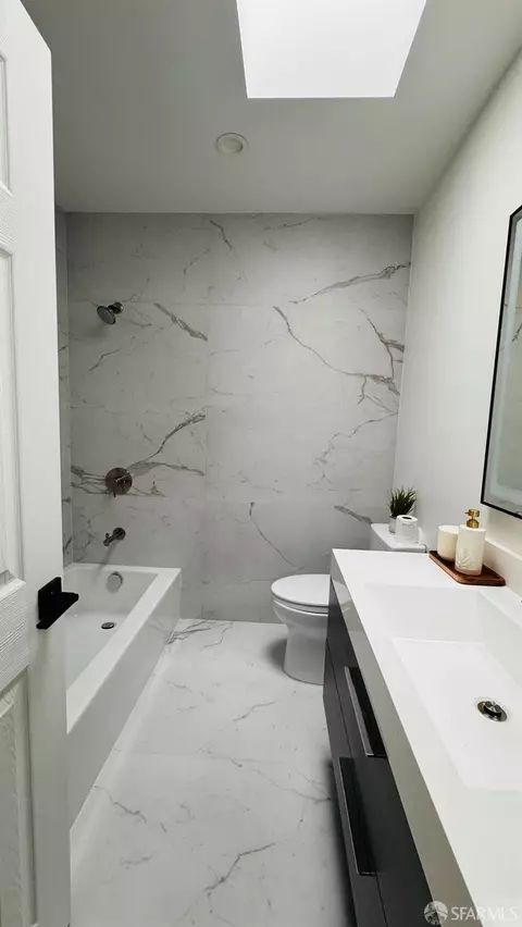 Bath - 1512 Everett St, Alameda, CA 94501 photo 5 of 7