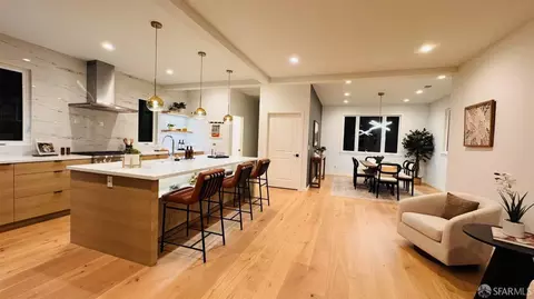 Entry Way - 1512 Everett St, Alameda, CA 94501 photo 1 of 1