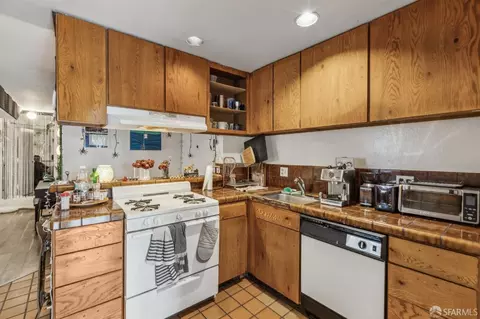 Kitchen - 751 48th Ave, San Francisco, CA 94121 photo 2 of 3