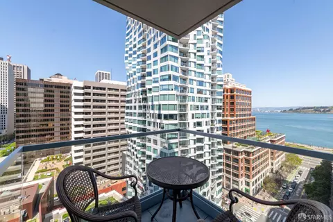 View/Area - 301 Main St #19B, San Francisco, CA 94105 photo 6 of 6