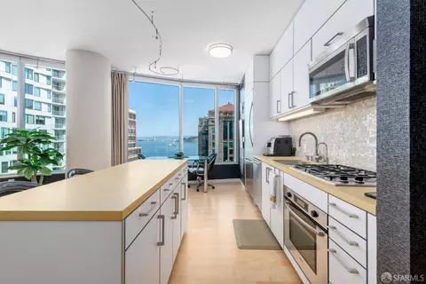 Kitchen - 301 Main St #19B, San Francisco, CA 94105 photo 3 of 3