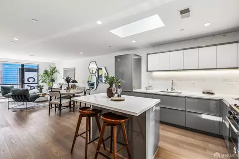 2421 16th St #402, San Francisco, CA 94103