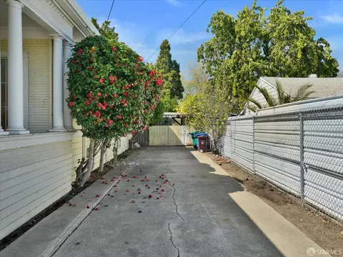 Exterior - 428 C St, Hayward, CA 94541 photo 4 of 12