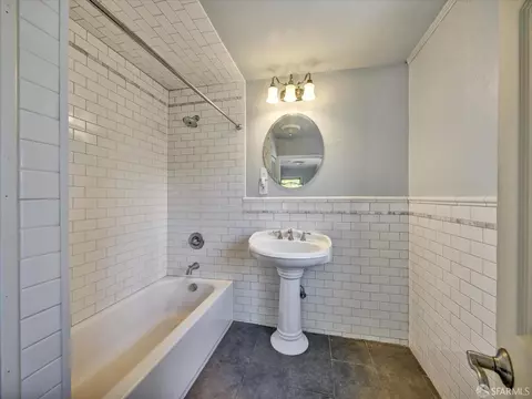 Bath - 428 C St, Hayward, CA 94541 photo 3 of 4