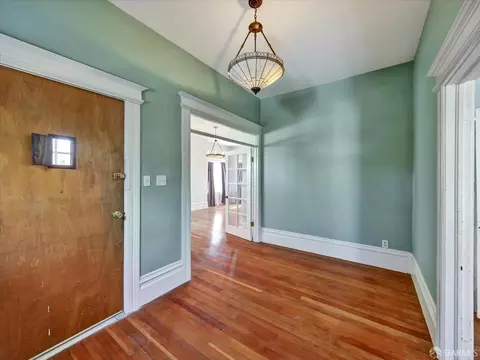 Entry Way - 428 C St, Hayward, CA 94541 photo 1 of 2
