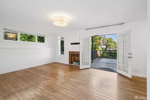 Living - 740 Francisco St, San Francisco, CA 94133 photo 3 of 4