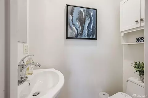 Bath - 16 Joost Ave, San Francisco, CA 94131 photo 3 of 3